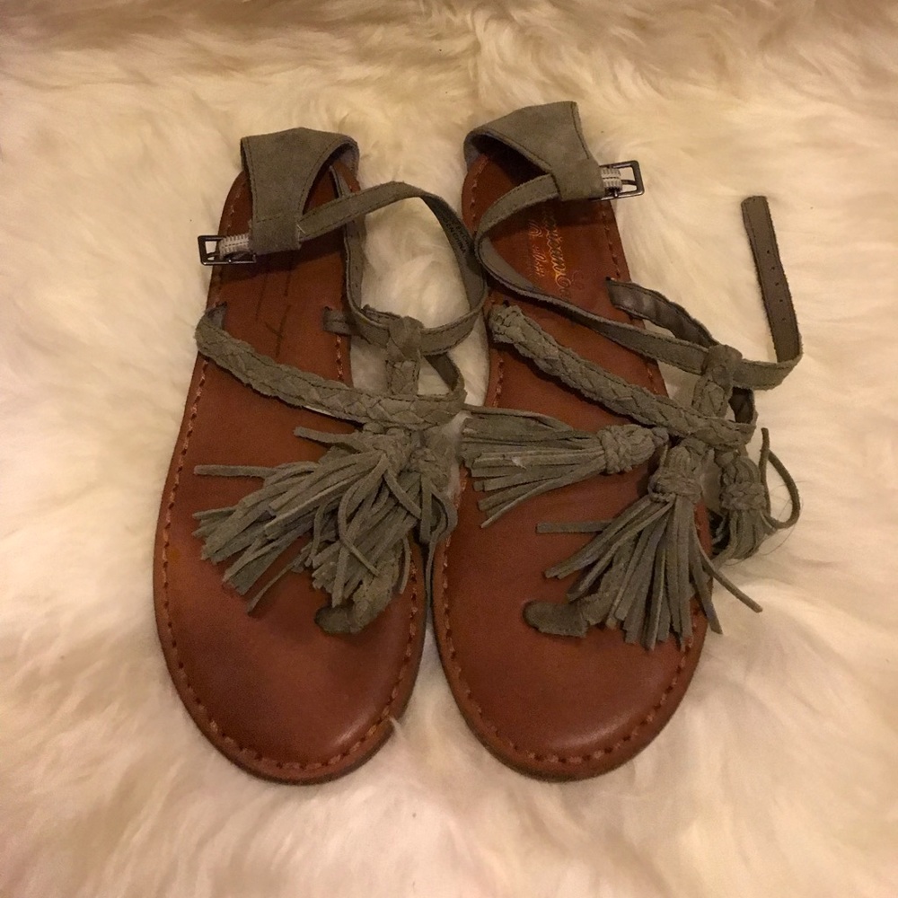 green american eagle sandals